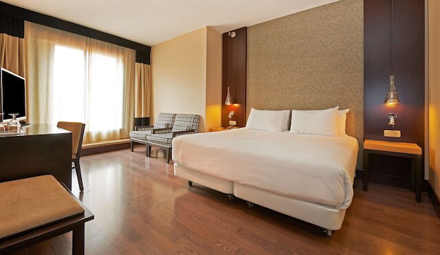 NH バルセロナ アシャンプラ