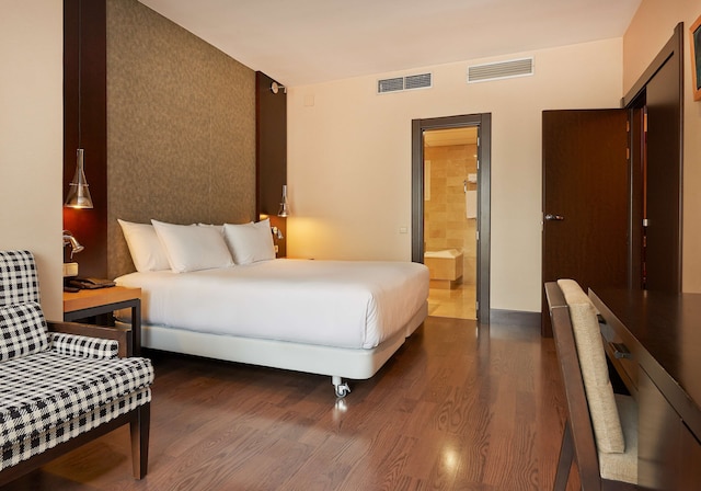 NH バルセロナ アシャンプラ