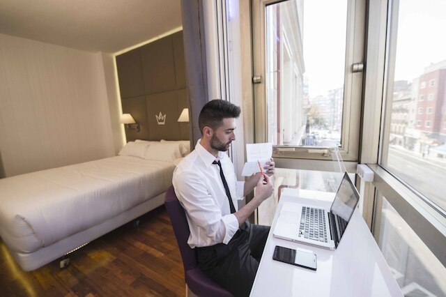 エラセ ウン ホテル