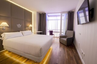 エラセ ウン ホテル