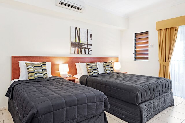 ケアンズ クイーンズ コート