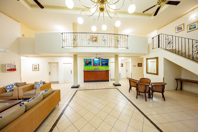 ケアンズ クイーンズ コート