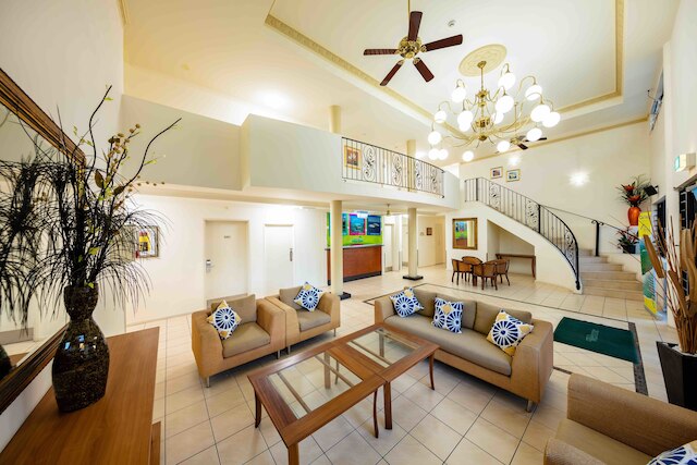 ケアンズ クイーンズ コート