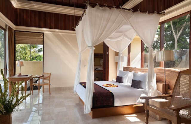 コマネカアットタンガユダ