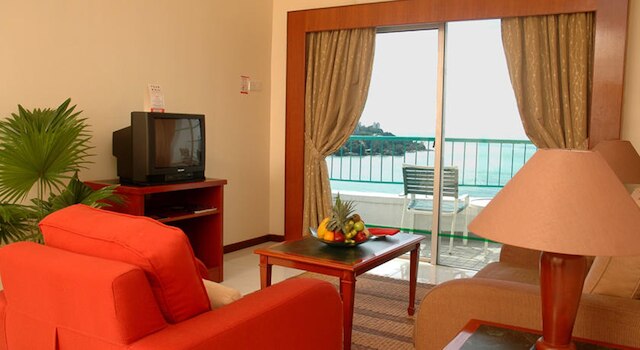 レインボー パラダイス ビーチ リゾート