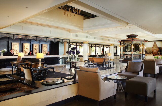 ホテル サンティカ プレミア ジョグジャ