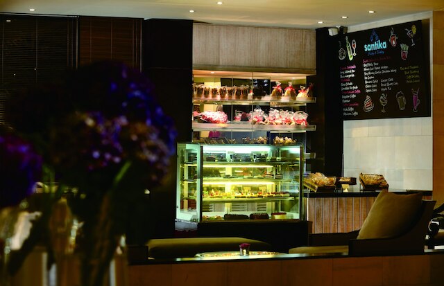 ホテル サンティカ プレミア ジョグジャ