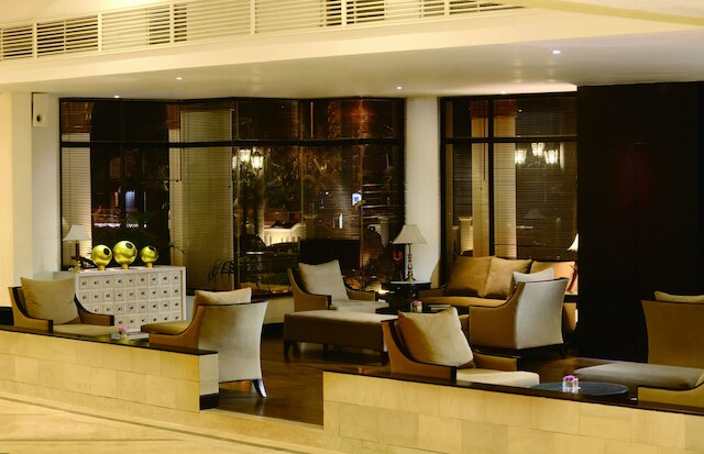 ホテル サンティカ プレミア ジョグジャ