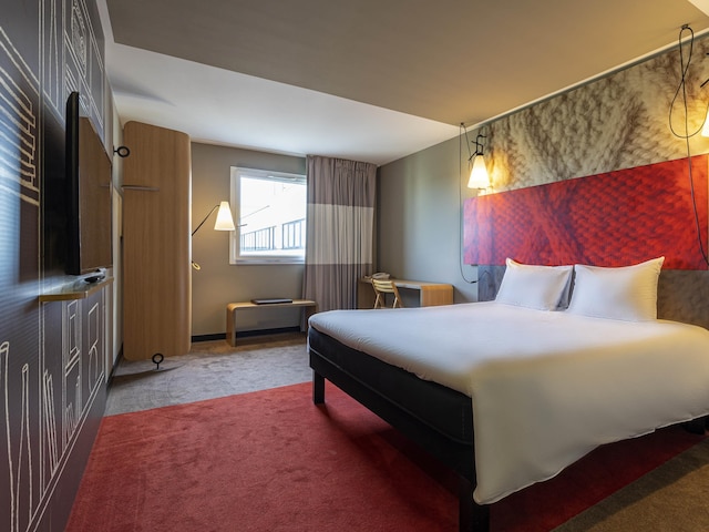 イビス パリ パンタン エグリーズ