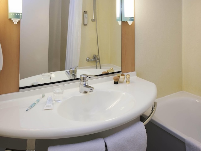 イビス パリ パンタン エグリーズ