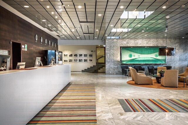 ヒルトン ヘルシンキ カラスタヤトロッパ