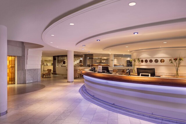 ヒルトン ストックホルム スルッセン