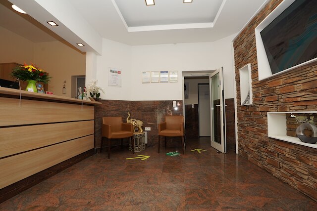 ホテル リトル パリ