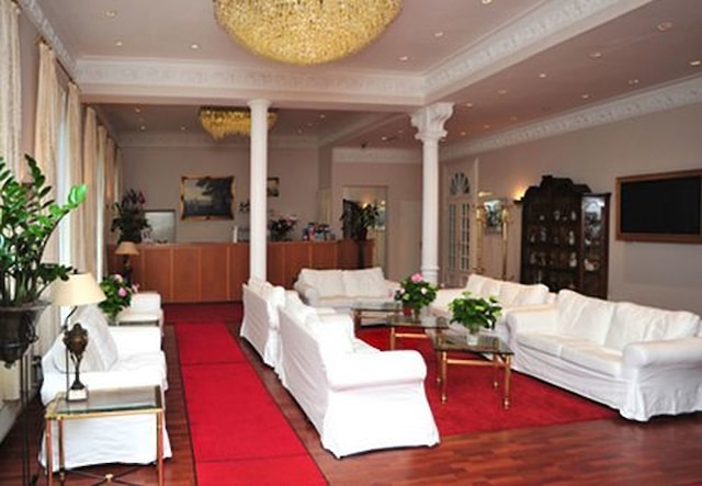 ホテル コモドア