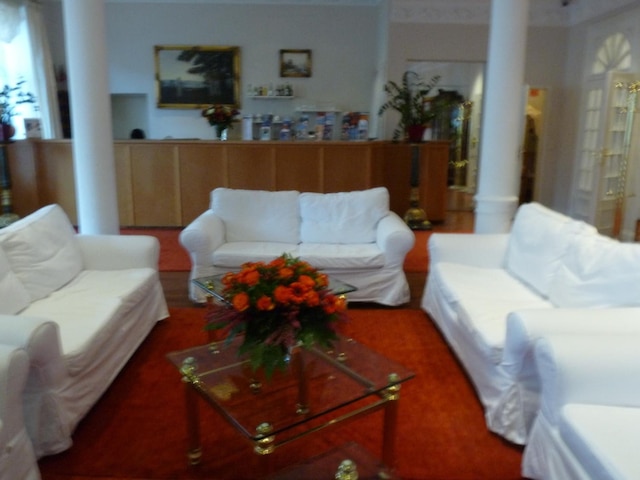 ホテル コモドア