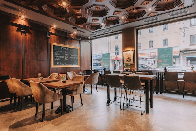 キングス・ホテル・ファースト