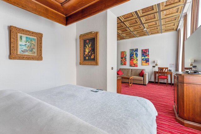 キングス・ホテル・ファースト