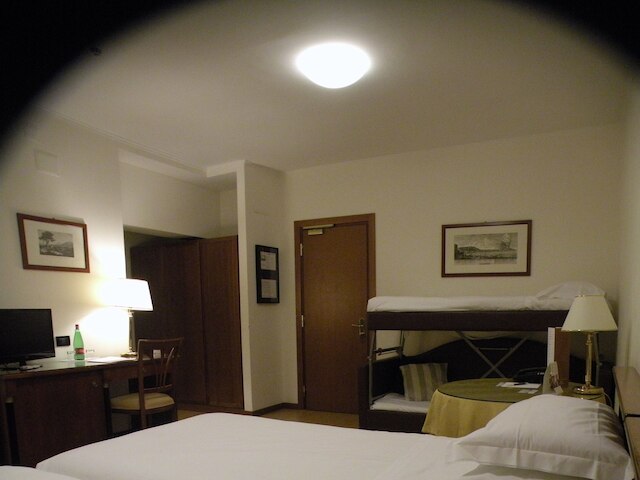 ラマダ ネープルス