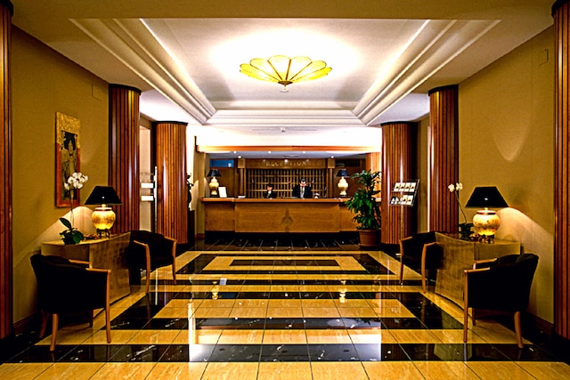 ラマダ ネープルス