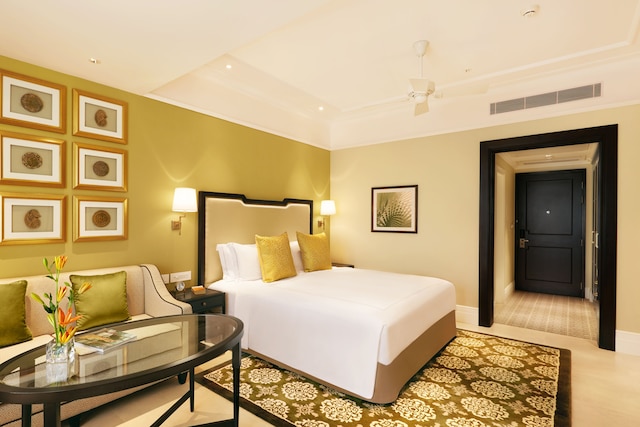 タージ コネマラ