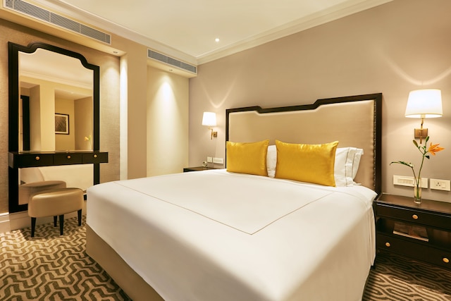 タージ コネマラ