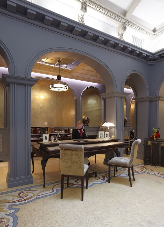 ラ クリーフ ルーブル パリ バイ ザ クレスト コレクション