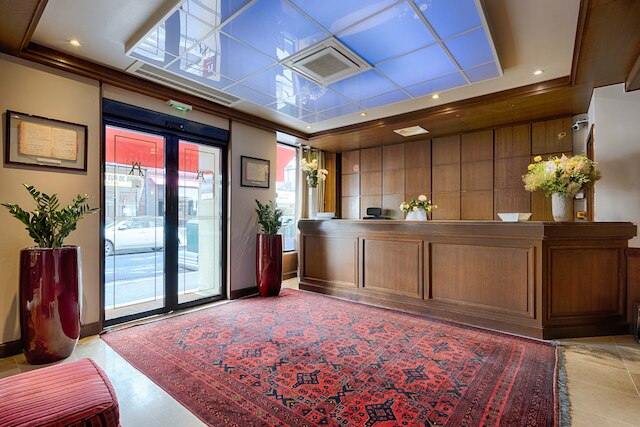 ホテル アポリネール