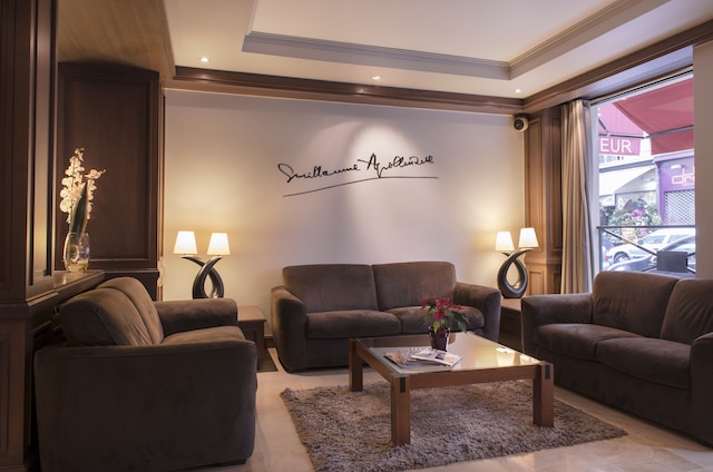 ホテル アポリネール