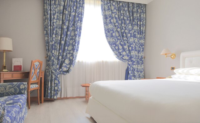 ロイヤル ガーデン ホテル (浏阳皇家花园酒店)