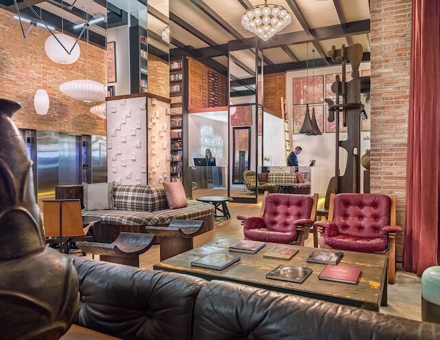 H10 トライベッカ