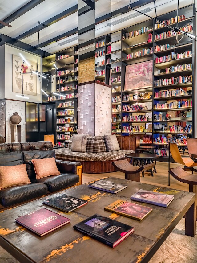 H10 トライベッカ