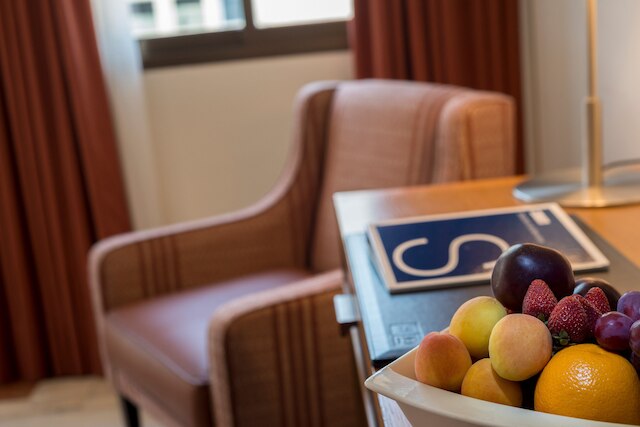 H10 トライベッカ