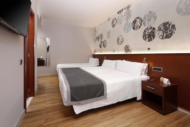 ホテル HCC タベール