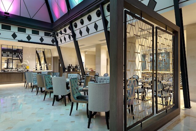 ユーロスターズ カーサ デ ラ リリカ