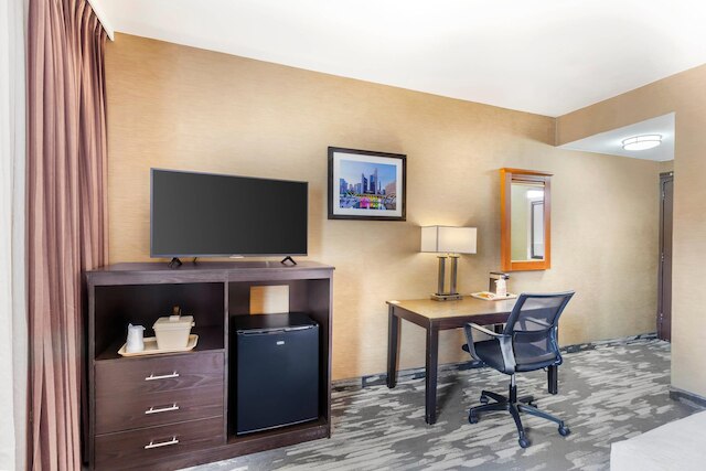 クオリティ イン トロント エアポート