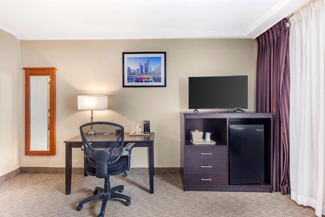 クオリティ イン トロント エアポート