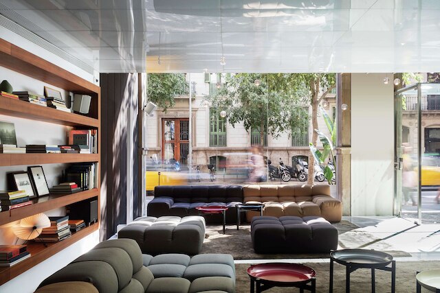 アレクサンドラ バルセロナ ホテル キュリオ コレクション バイ ヒルトン