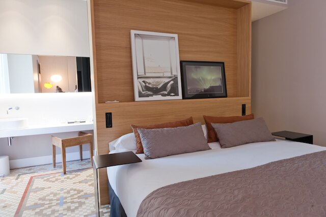 アレクサンドラ バルセロナ ホテル キュリオ コレクション バイ ヒルトン