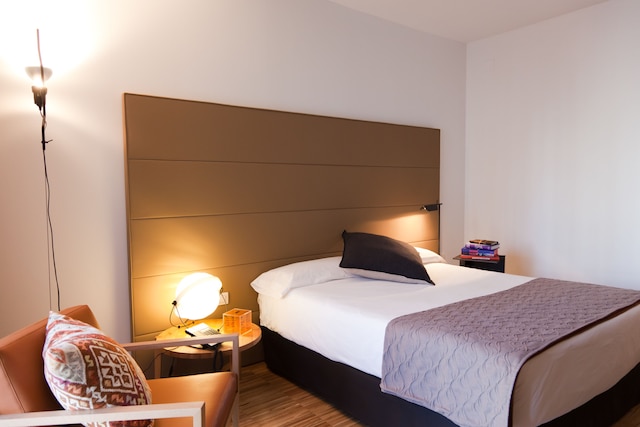 アレクサンドラ バルセロナ ホテル キュリオ コレクション バイ ヒルトン