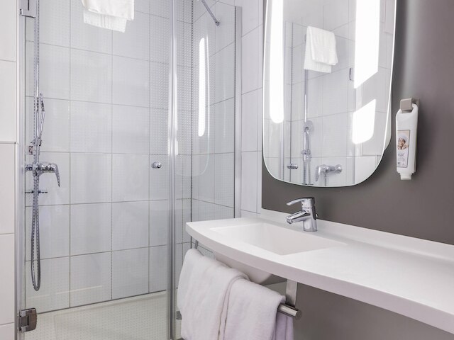 イビス チューリッヒ メッセ - エアポート