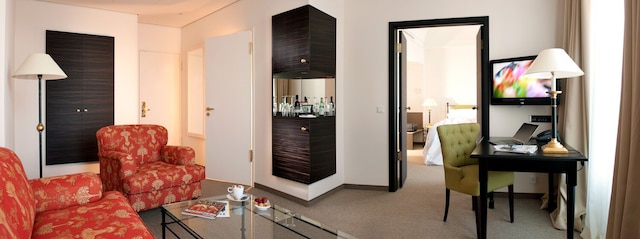 ホテル エルブフローレンツ ドレスデン