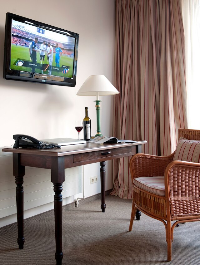 ホテル エルブフローレンツ ドレスデン