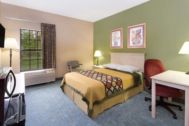 スーパー 8 バイ ウィンダム フリーポート