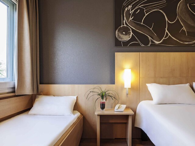 イビス バルセロナ コルネーリャ