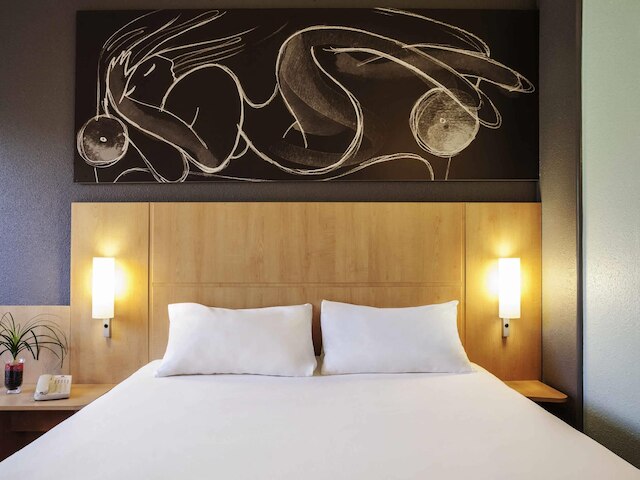 イビス バルセロナ コルネーリャ