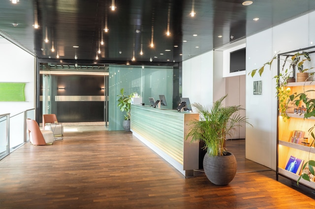 インサイド バイ メリア デュッセルドルフ ゼーシュテルン