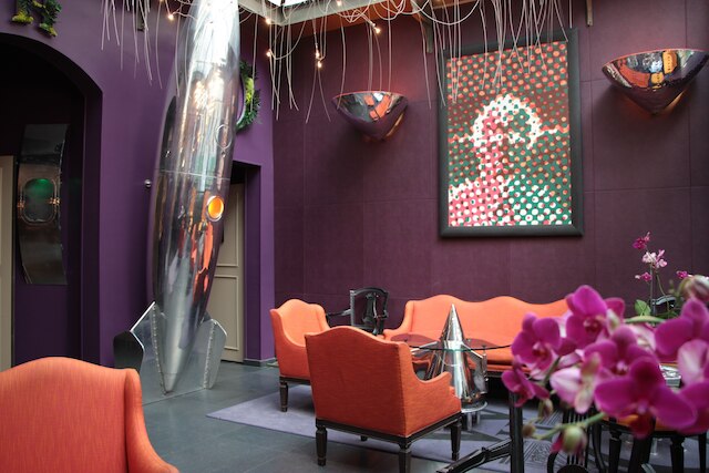 WHO - ウィンザー ホテル オペラ