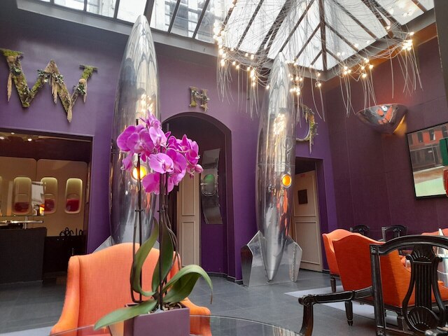 WHO - ウィンザー ホテル オペラ