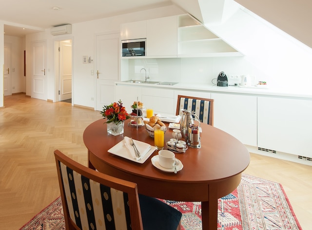 アンバサダー ホテル