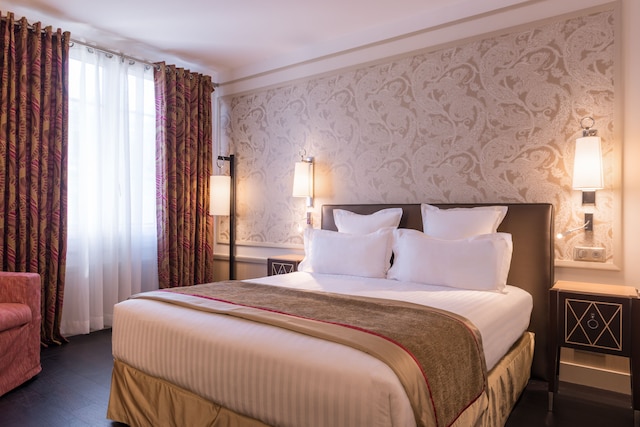 クリスタル オテル